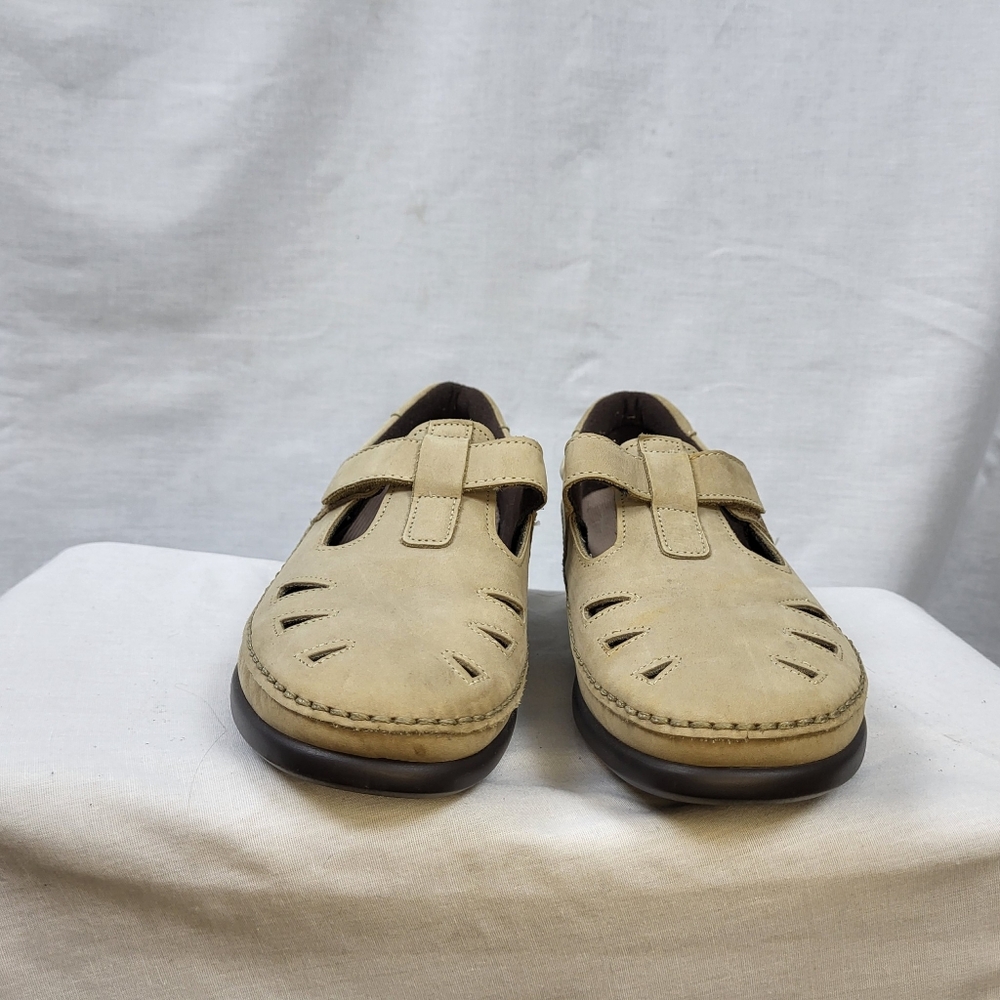 Tan SaS shoes